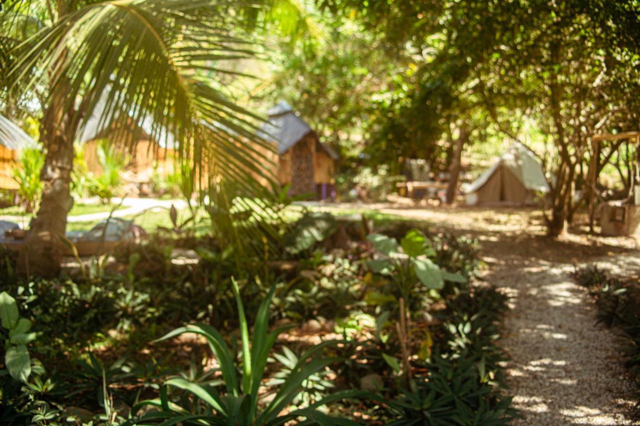 Хостел Lost Boyz Playa Santa Teresa  Экстерьер фото