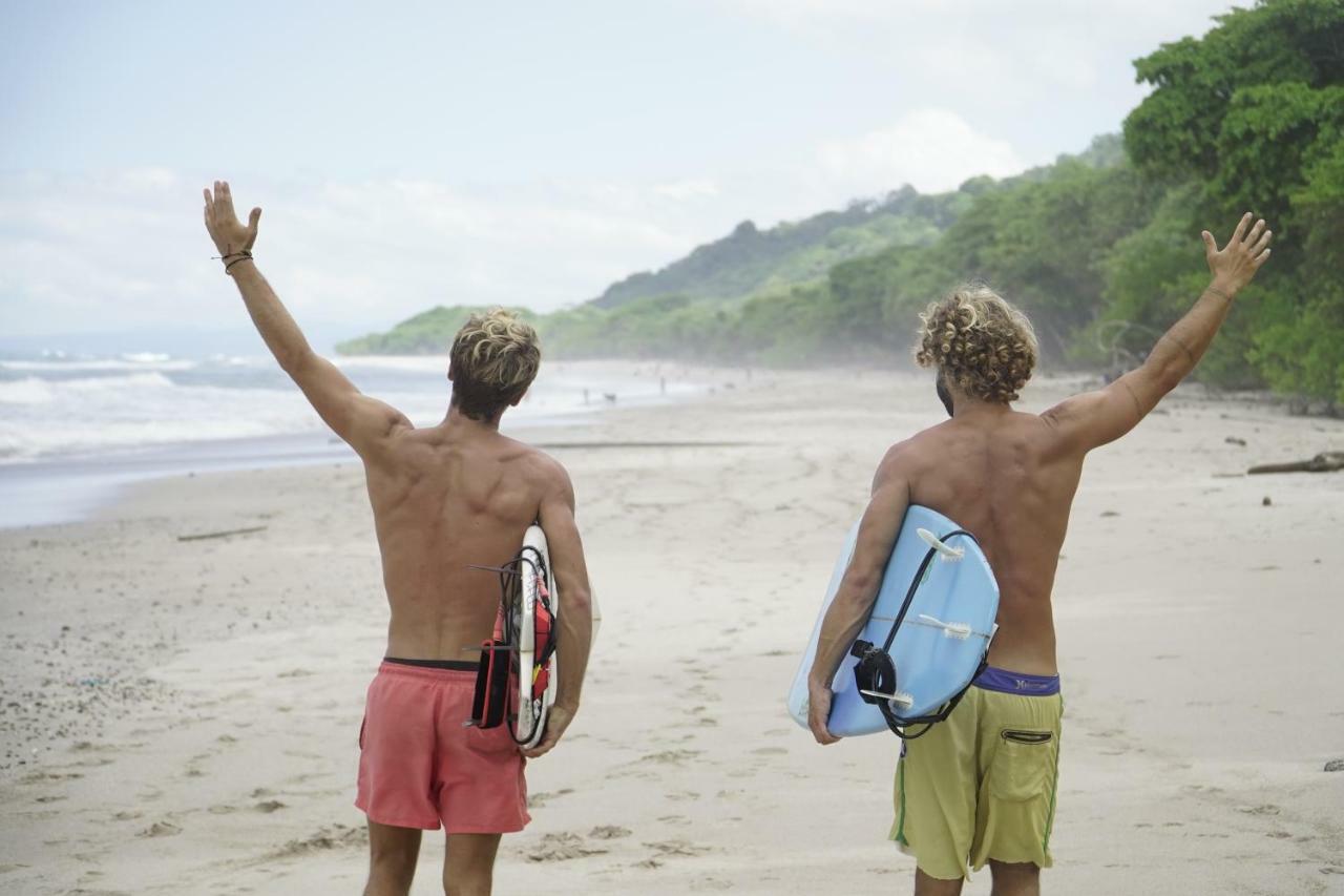 Хостел Lost Boyz Playa Santa Teresa  Экстерьер фото